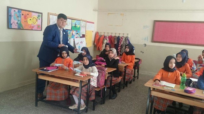 Gölbaşı İmam Hatip Ortaokulunda Diş Sağlığı Eğitimi Verildi