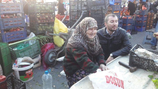 Başkan Altınok’dan Pazar Esnafına Ziyaret