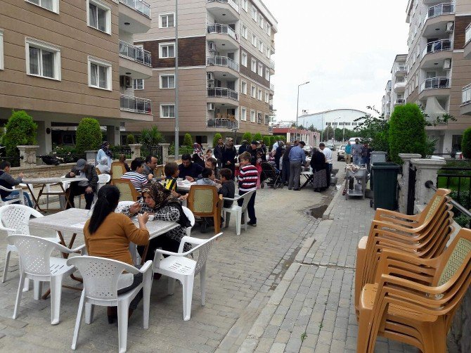 Aydın Memurkent Sitesi Şehitler İçin El Ele Verdi
