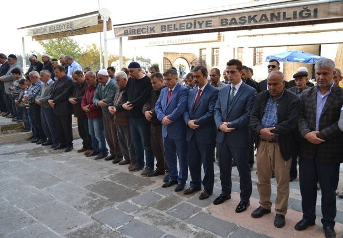 Birecik’te Şehit Kaymakam Safitürk İçin Gıyabi Cenaze Namazı Kılındı