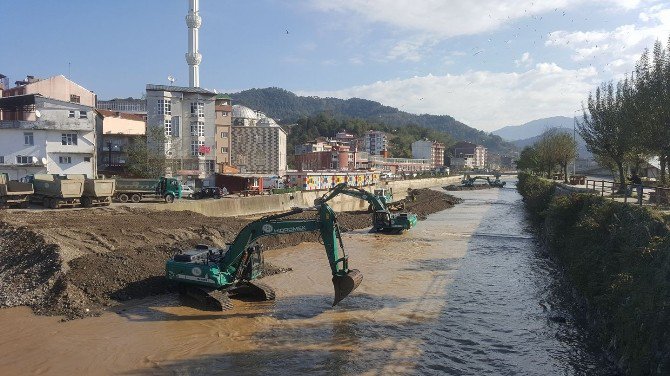 Dsi Doğu Karadeniz’in Taşkın Riskini Azaltmak İçin Seferler Oldu