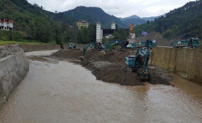 Dsi Doğu Karadeniz’in Taşkın Riskini Azaltmak İçin Seferler Oldu