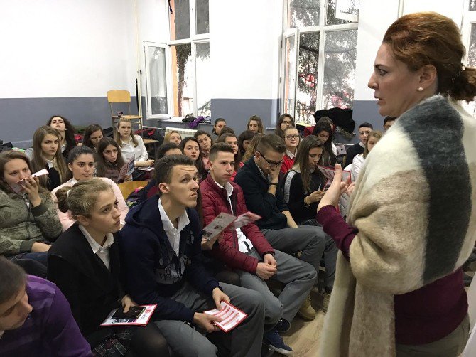 İstanbul Yeni Yüzyıl Üniversitesi, Kosova’da Üniversite Adayları İle Buluştu