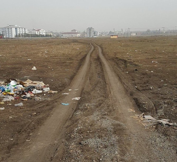 Kars’ın Yarı Olimpik Yüzme Havuzunun Yolu Yok