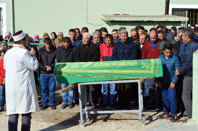 23 Yaşındaki Aykut Efe Kansere Yenik Düştü