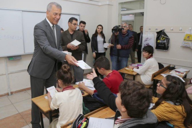 Başkan Tarhan’dan Öğrencilere Ağaç Dikme Teşekkürü