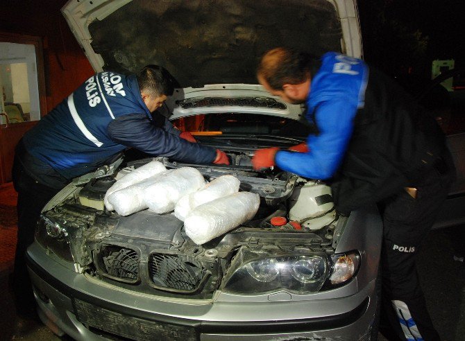 Otomobilin Zulasından 15 Kilo Esrar Çıktı