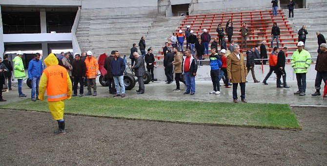 Samsun’un Yeni Stadında Çim Serme İşlemi Başladı