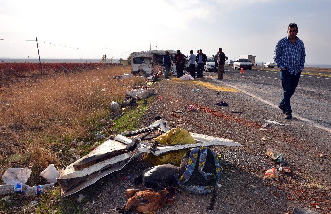 Mevsimlik İşçileri Taşıyan Minibüs Takla Attı: 11 Yaralı