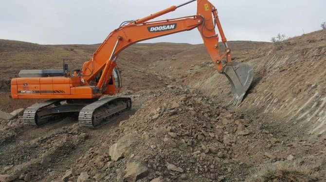 Gemerek Kartalkaya Barajı’nda Çalışmalar Sürüyor