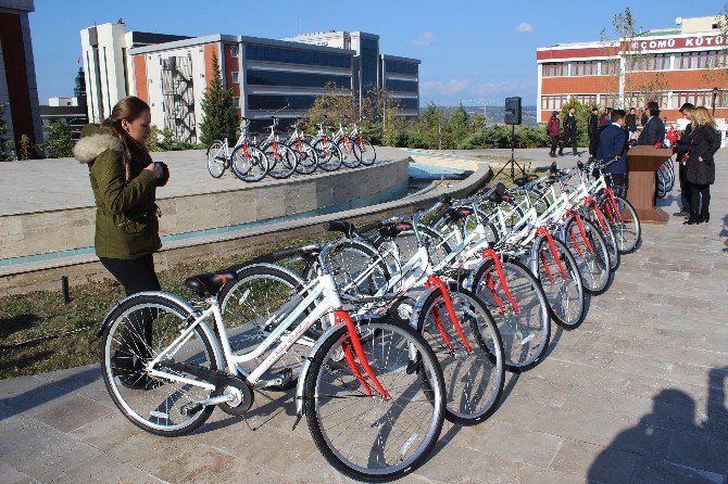 Çomü’de Bisiklet Dağıtım Töreni Gerçekleşti