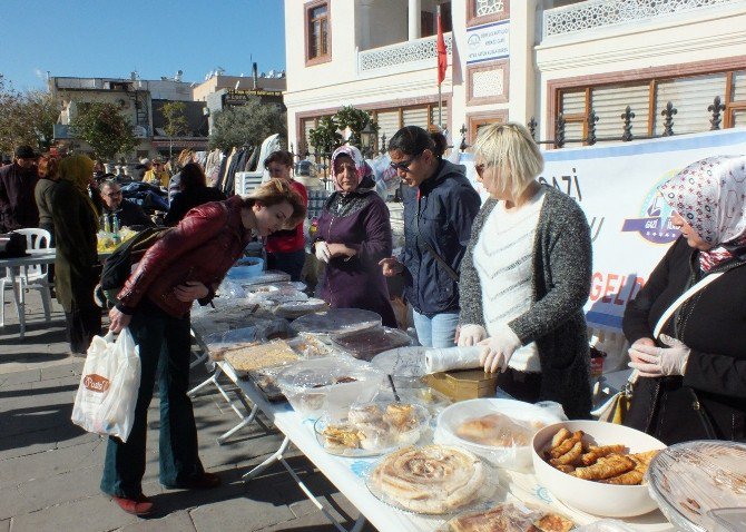 Gazi Ortaokulu Okul Aile Birliğinden Kermes