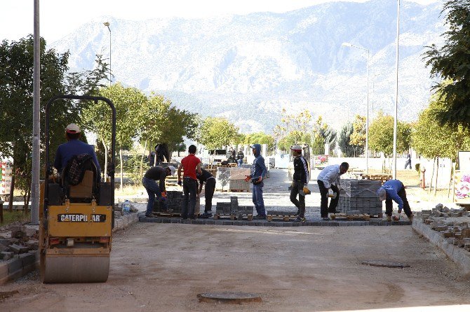 Döşemealtı Belediyesi’nden Toki’ye 2 Bin 500 Metrekare Parke Yol