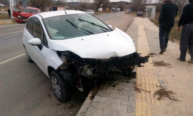 Kastamonu’da Otomobiller Çarpıştı: 5 Yaralı