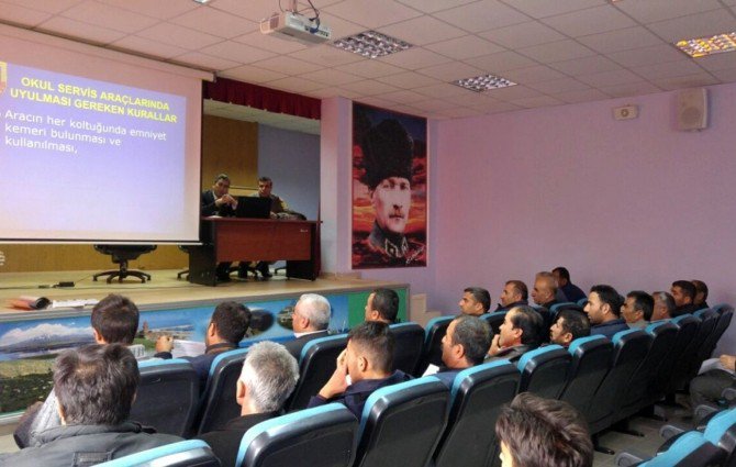 Adilcevaz’da Taşımalı Servis Şoförlerine Seminer