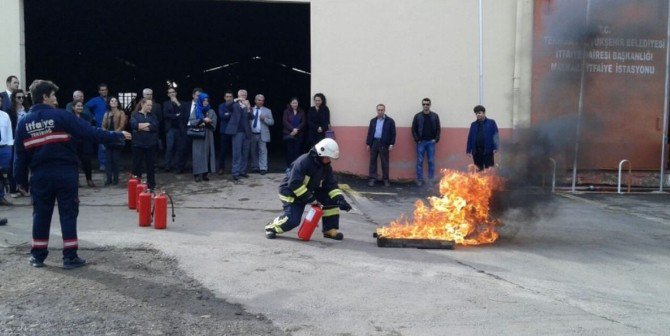 Öğretmenlere Yangın Söndürme Eğitimi