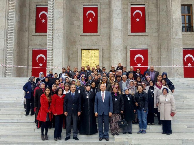 Tepebaşı Belediyesi Kültür Gezileri Vatandaşları Tbmm İle Buluşturuyor