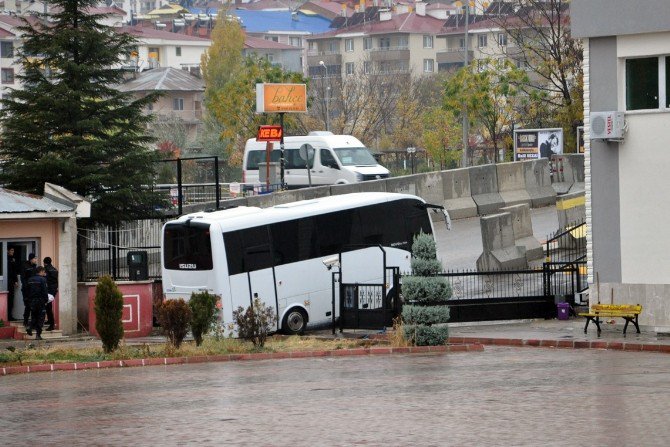 Tunceli Belediye Eş Başkanları Adliyeye Sevk Edildi