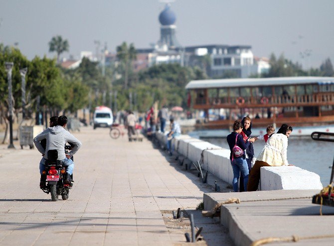 Mersin’de Kasım’da Yazdan Kalma Günler Yaşanıyor