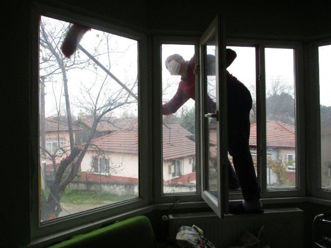 Düzce Belediyesi Yüzleri Güldürmeye Devam Ediyor