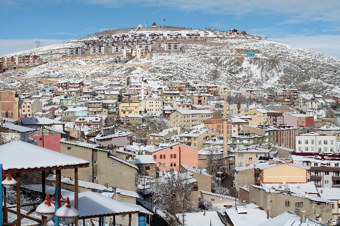 Bayburt Beyaza Büründü