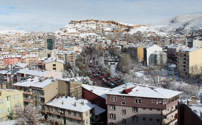 Bayburt Beyaza Büründü