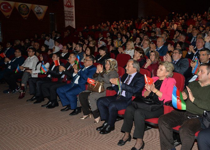 Behzat Uygur: "Tiyatro, Dizi Sektörünün Arkasında Kalmaz"
