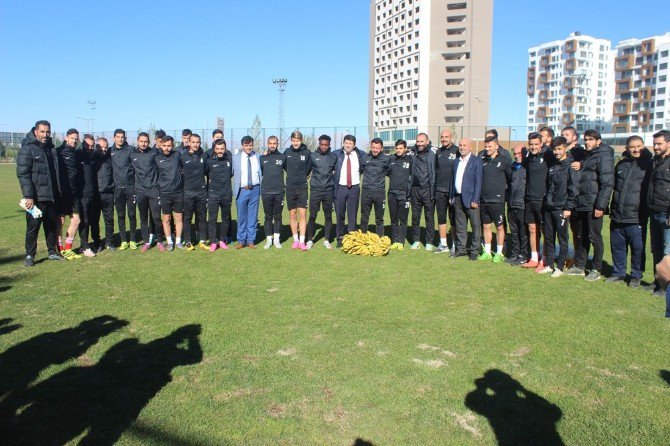 Alanyaspor Başkanı Çavuşoğlu’ndan Davrazspor’a Ziyaret