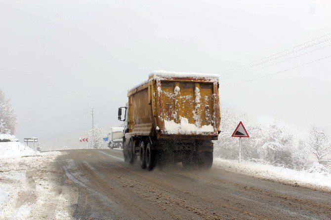 Kastamonu’nun Yüksek Kesimlerinde Kar Etkili Oldu