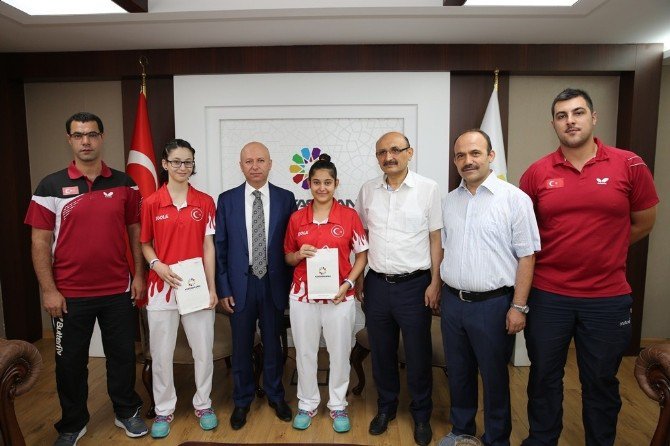 Kocasinan Belediyesi Spor Kulübü Bayan Masa Tenisi Takımı Liderin 1 Puan Gerisinde