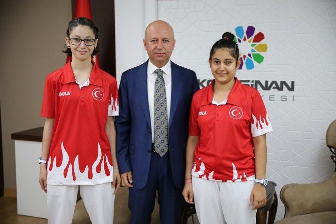 Kocasinan Belediyesi Spor Kulübü Bayan Masa Tenisi Takımı Liderin 1 Puan Gerisinde