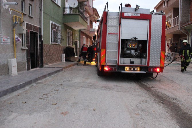 Kazan Dairesinde Çıkan Yangın Korkuttu