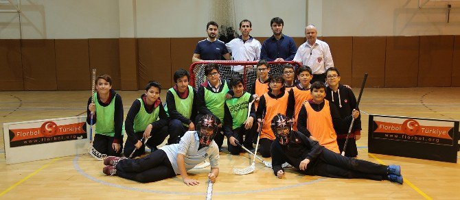 İhlas Eğitim Kurumları’nda Florbol Heyecanı