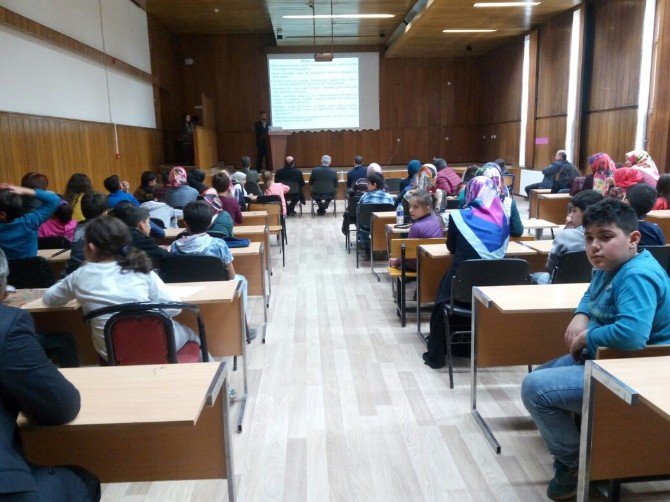 Karabük’te "Hoca Ahmet Yesevi" Konferansı Yapıldı