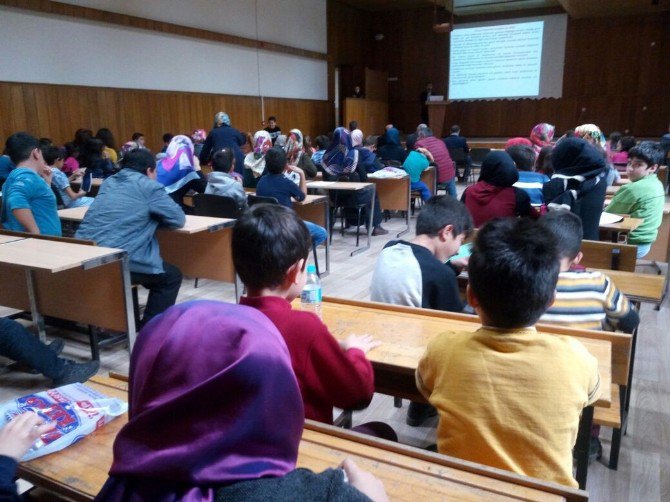 Karabük’te "Hoca Ahmet Yesevi" Konferansı Yapıldı