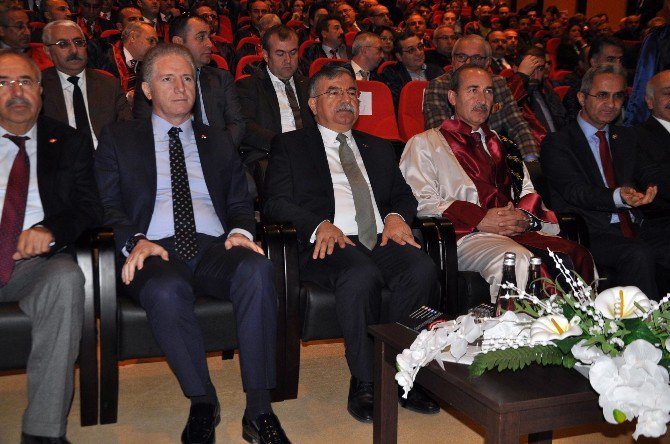 Milli Eğitim Bakanı İsmet Yılmaz: "Eğitimin Temeli Öğretmendir"