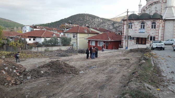 Vezirhan Beldesi’nin Yeni Projelerinin Hafriyatına Başlandı