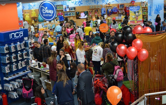 Teknosa, Mickey’nin Doğum Gününü Kutladı