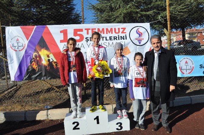 Bozüyük Saffet Şeker Ortaokulu’ndan 15 Temmuz Şehitlerini Anma Etkinliği