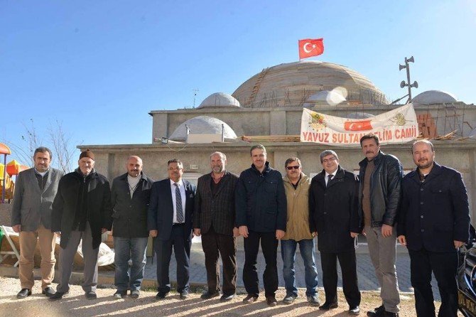 Başkan Yağcı, Cuma Namazı Sonrası Yavuz Sultan Selim Camii’nde İncelemelerde Bulundu