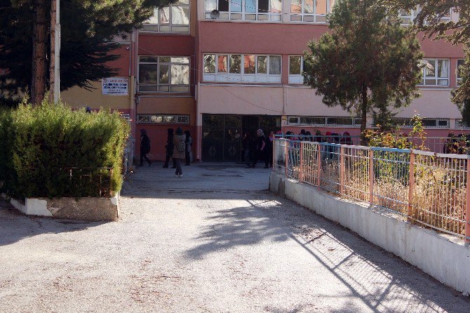 Lisede İntihar Girişimi