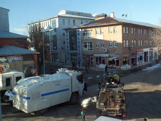 Malazgirt Belediyesi Eş Başkanları Gözaltında