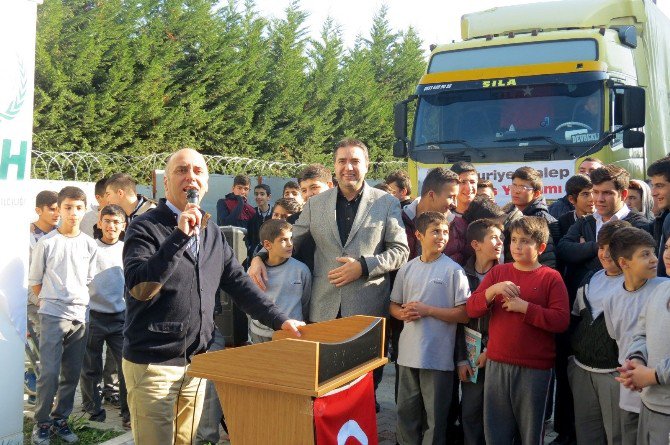 İhl Öğrencilerinden Suriye’ye Yardım Tır’ı