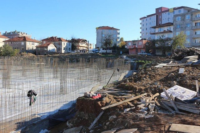 Akçakoca Spor Salonu İnşaatı Yükseliyor