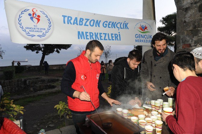 Trabzon’da Gençler Sabah Namazında Buluştular