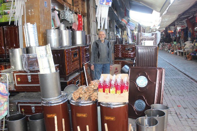 Havalar Soğudu Sobacılar Pazarına Bahar Geldi