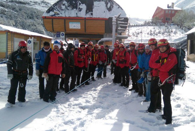 Büyükşehir Arama Ve Kurtarma Timinden Nefes Kesen Operasyon