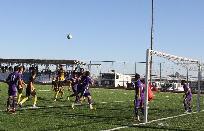 Bağlar Belediyespor Hakarispor İle Gölsüz Berabere Kaldı