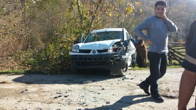 Bartın’da Trafik Kazası: 4 Yaralı