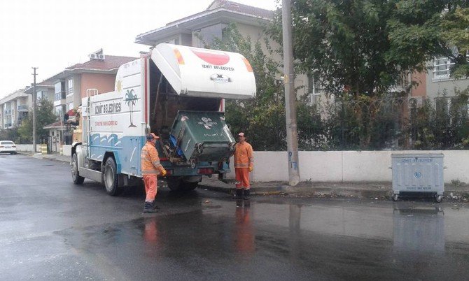 İzmit’te Günde 60 Çöp Konteyneri Yıkanıyor